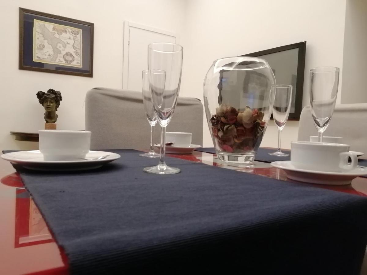 La Dimora Dei Borbone Apartment Наполи Екстериор снимка