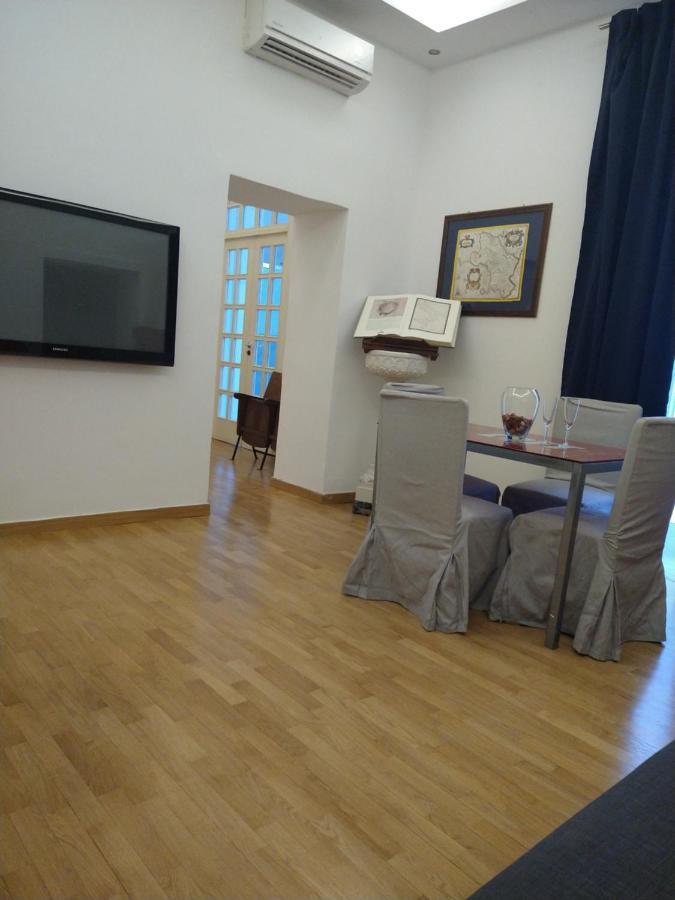 La Dimora Dei Borbone Apartment Наполи Екстериор снимка